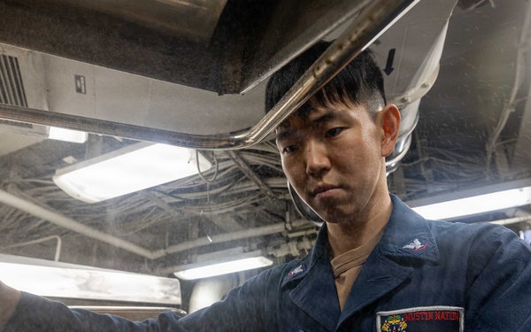 USS Mustin conducts routine operations
