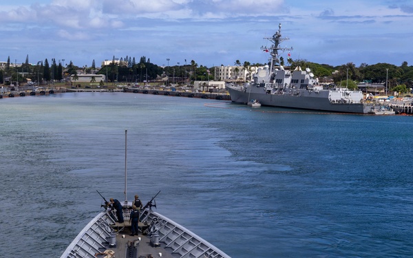 USS Chosin departs Hawaii during RIMPAC 2026