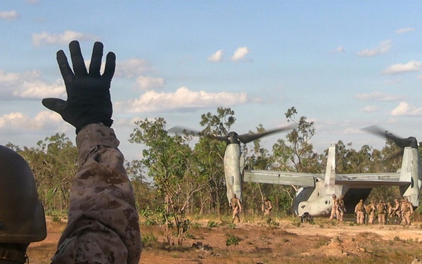 US Marines with MRF-D conduct mass casualty training event