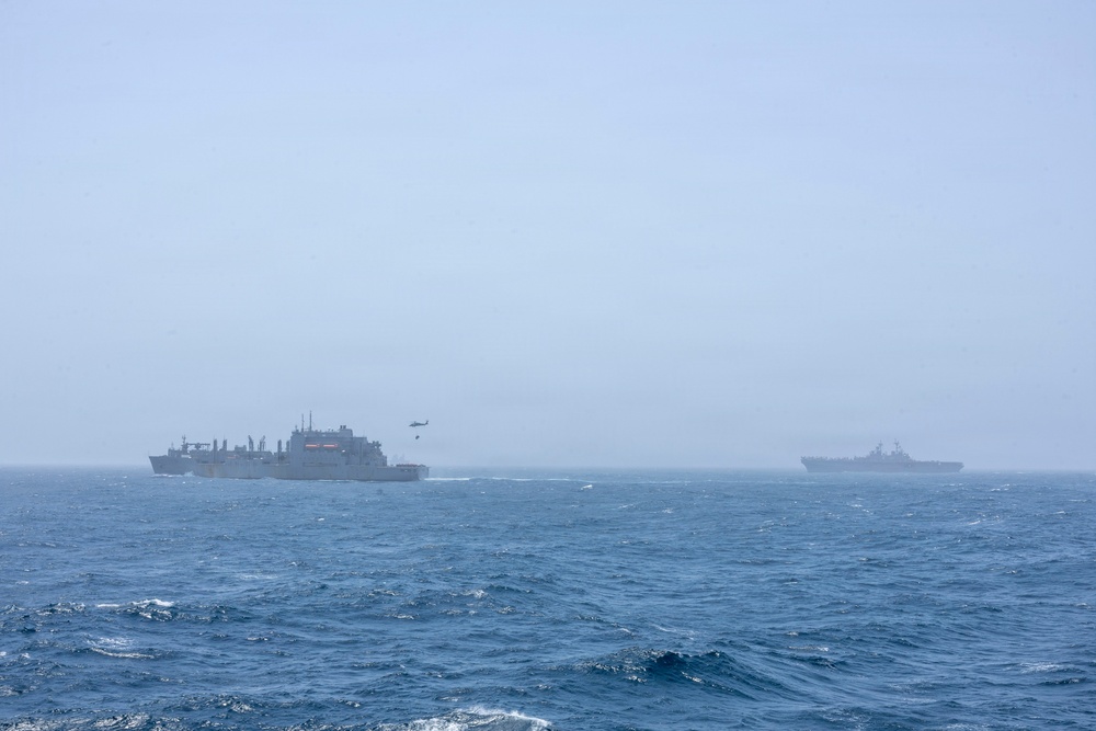 USS Comstock Conducts VERTREP