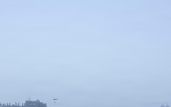 USS Comstock Conducts VERTREP