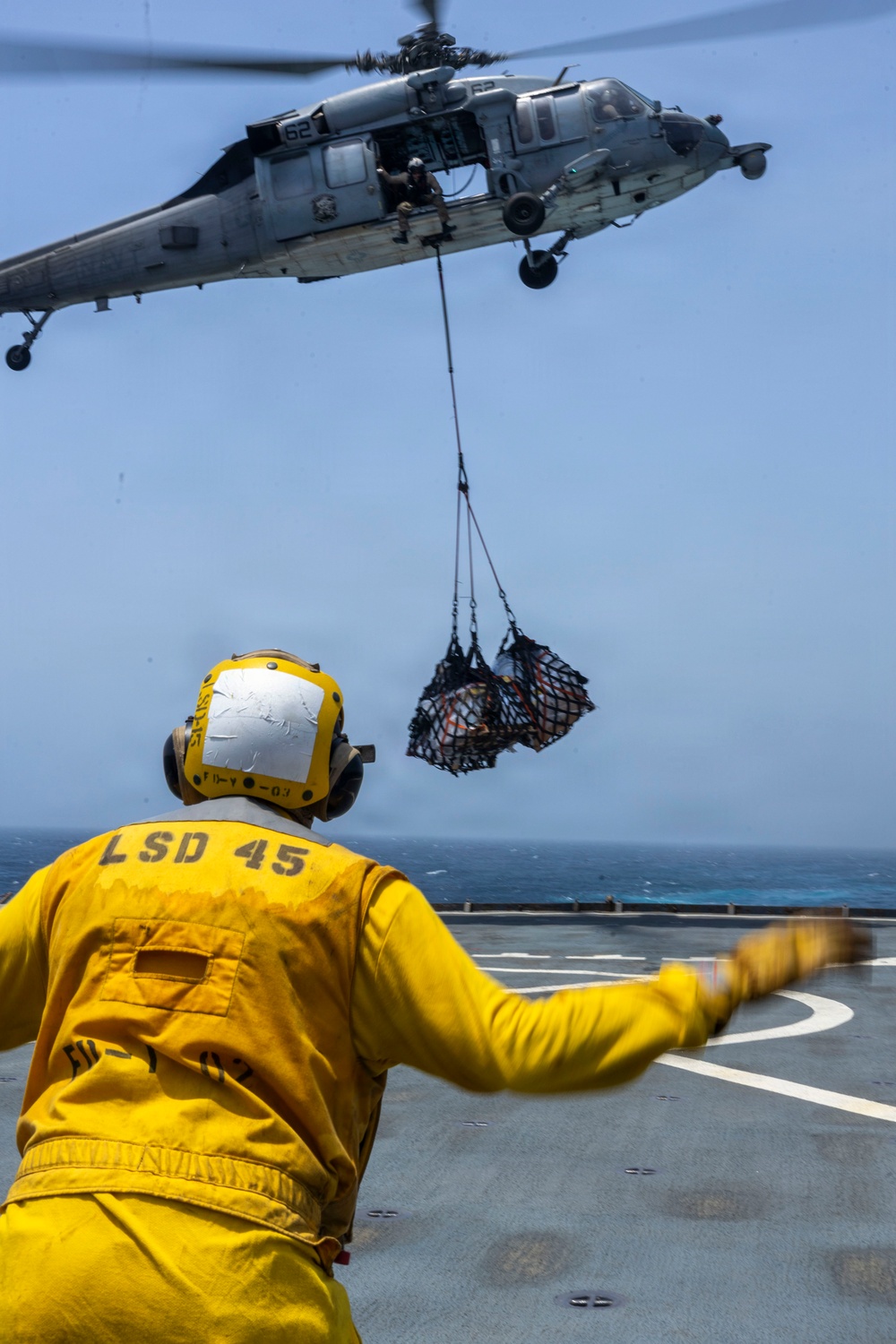USS Comstock Conducts VERTREP