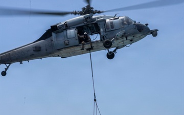 USS Comstock Conducts VERTREP