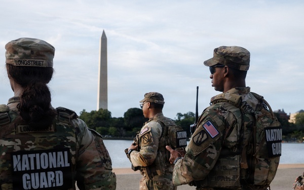 Mississippi Guardsmen Patrol Jefferson Memorial