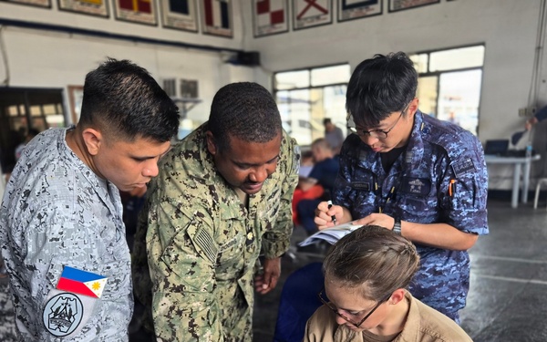 Japan, Philippine, U.S. forces conduct Multilateral Maritime Cooperative Activity