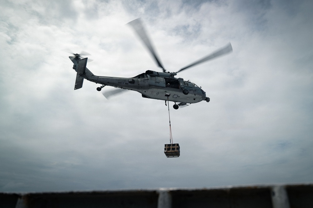 Ike conducts ammunition onload in the Atlantic Ocean