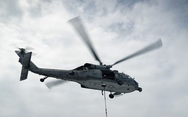 Ike conducts ammunition onload in the Atlantic Ocean
