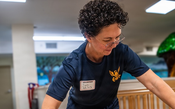 Service Members Volunteer at Ronald McDonald House