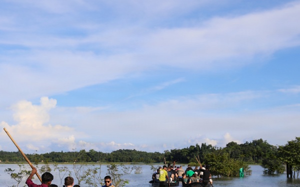 U.S. Army Soldiers Enjoy a Recreational Day in Bangladesh