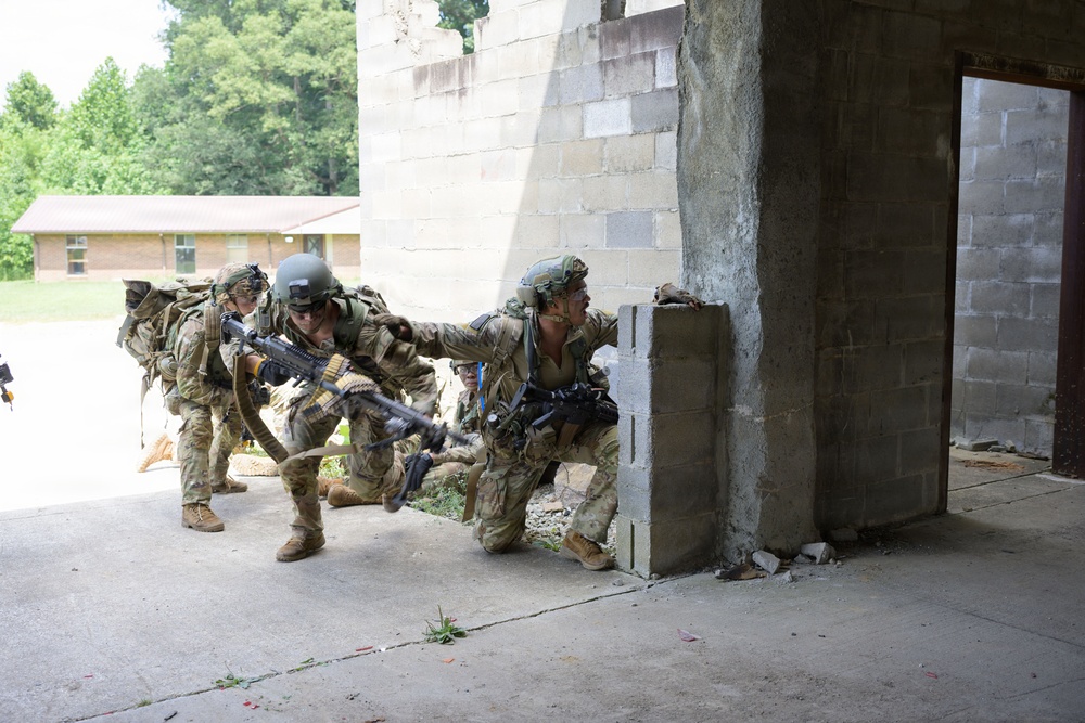ndiana National Guard Infantrymen Enhance Warfighting Readiness Through Urban Combat Training