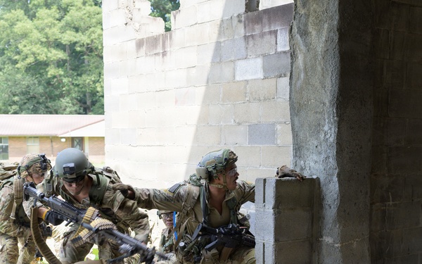 ndiana National Guard Infantrymen Enhance Warfighting Readiness Through Urban Combat Training