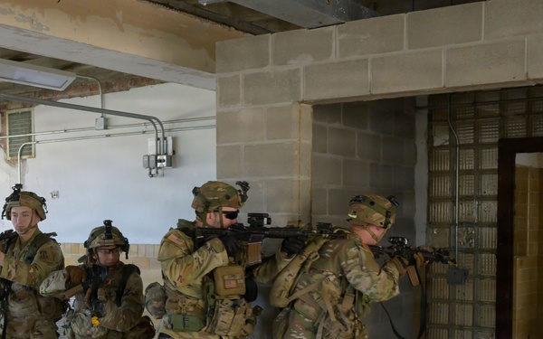 Indiana National Guard Infantrymen Enhance Warfighting Readiness Through Urban Combat Training