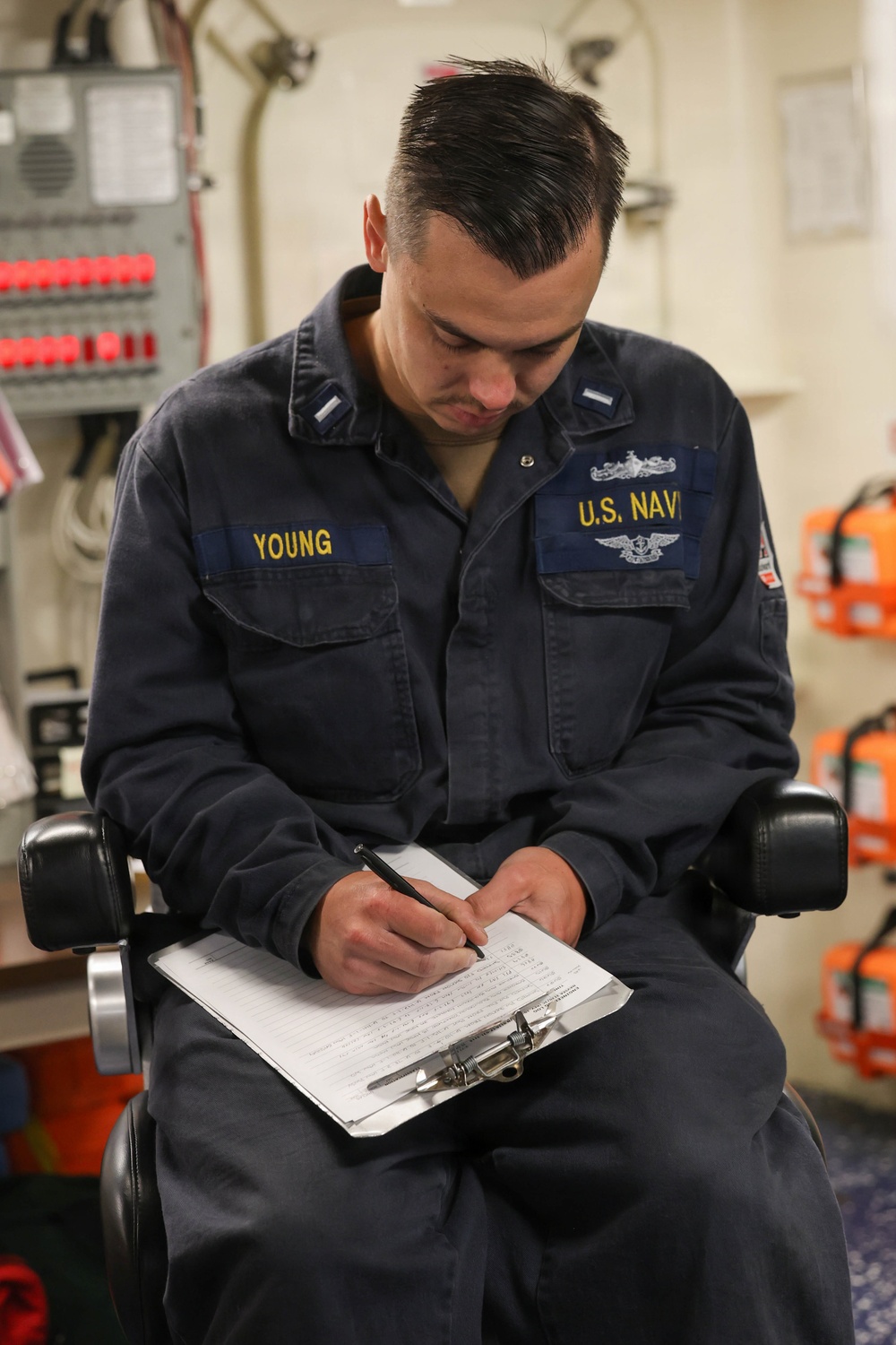 John P. Murtha Conducts ARGMUEX with Makin Island ARG