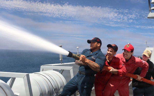 John P. Murtha Conducts ARGMUEX with Makin Island ARG