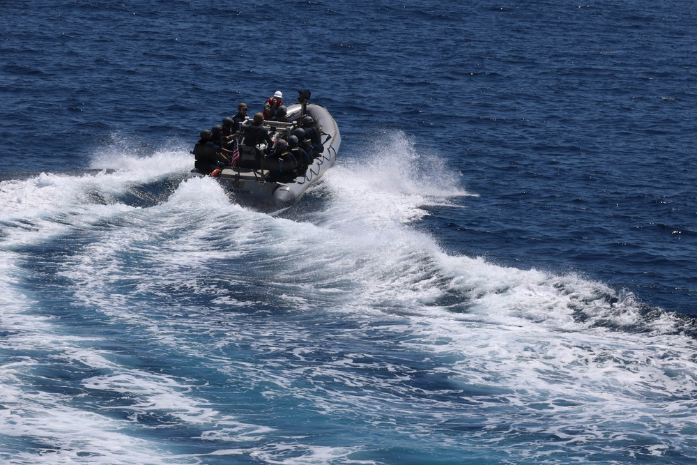 John P. Murtha Conducts ARGMUEX with Makin Island ARG