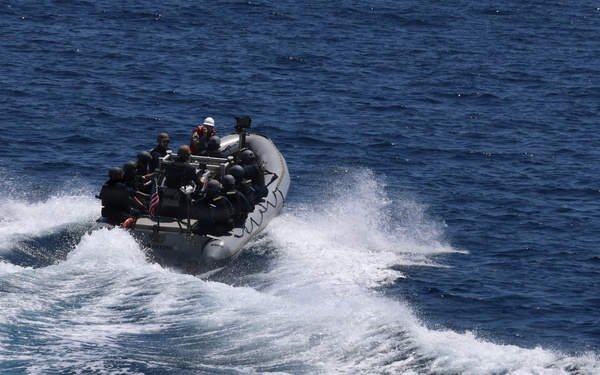 John P. Murtha Conducts ARGMUEX with Makin Island ARG