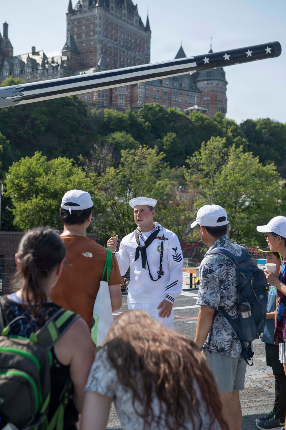 USS Mahan Hosts Tours During Rendez-vous Naval de Quebec (RVNQ) 2026