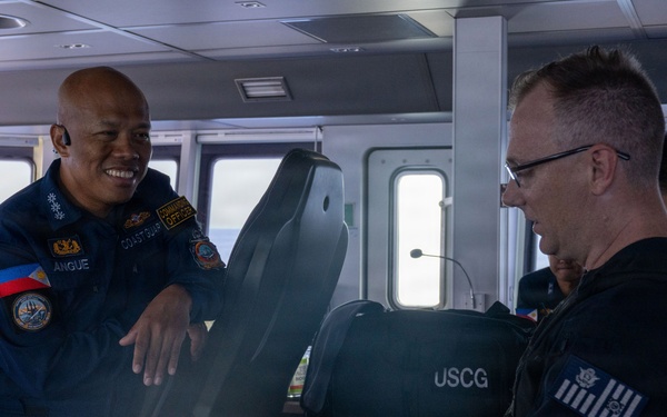 U.S. and Philippine Coast Guard conduct training during RIMPAC 2026