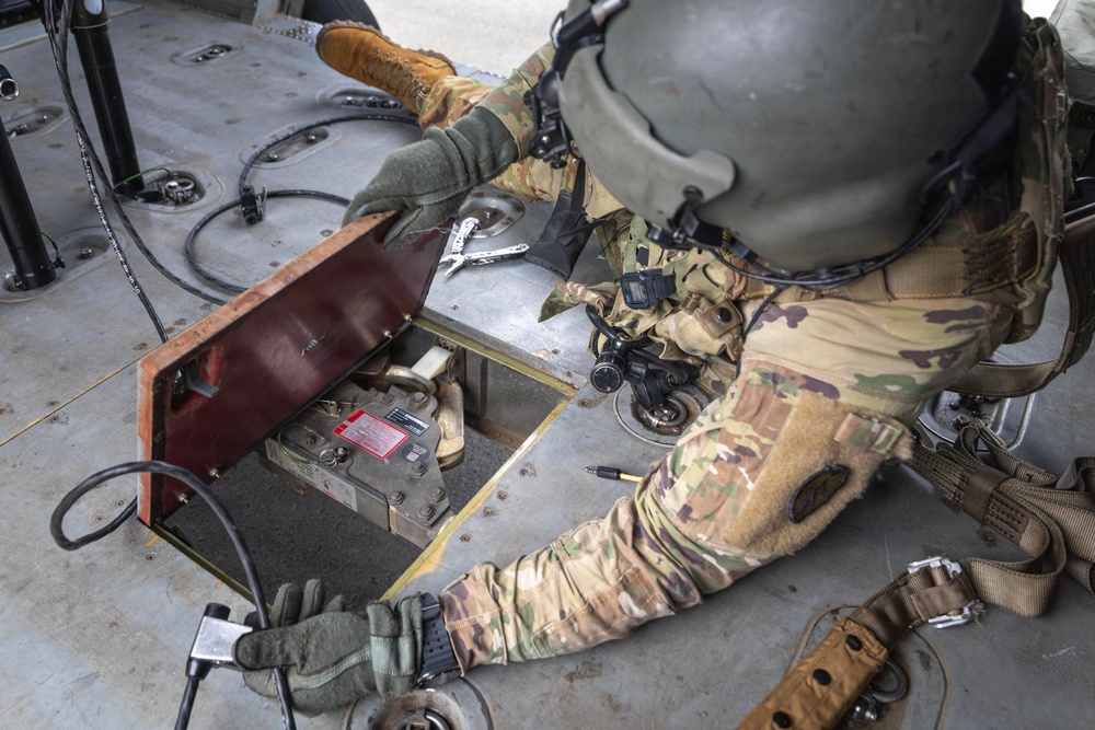 RIMPAC 2026: 25th CAB and 15th MEU conduct sling load training
