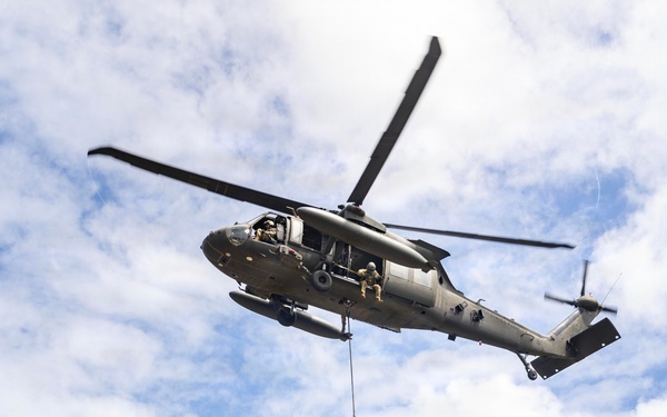 RIMPAC 2026: 25th CAB, 15th MEU conduct sling load training