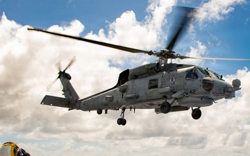 USS Essex CO takes last flight