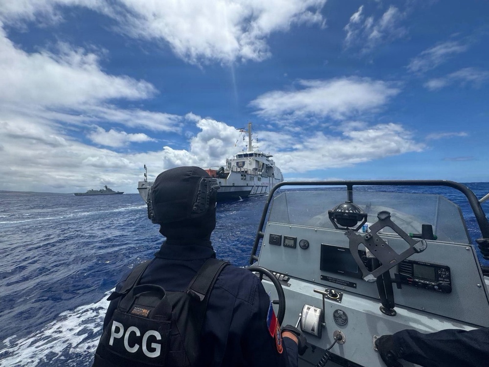 U.S. Coast Guard and Mexican Navy conduct non-compliant vessel boarding training with Philippine Coast Guard during RIMPAC 2026