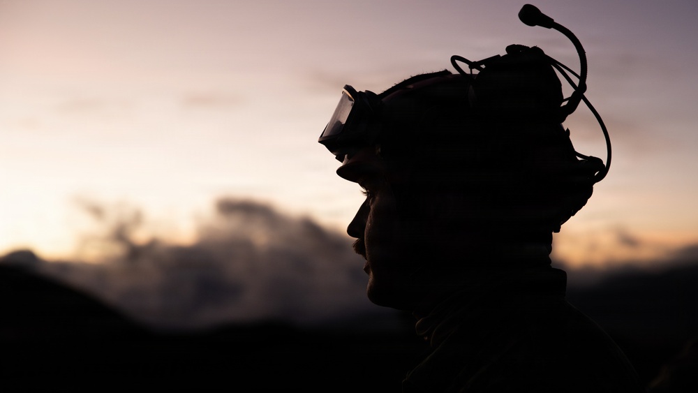 VMM-164 (Rein.) conducts nighttime close air support exercise