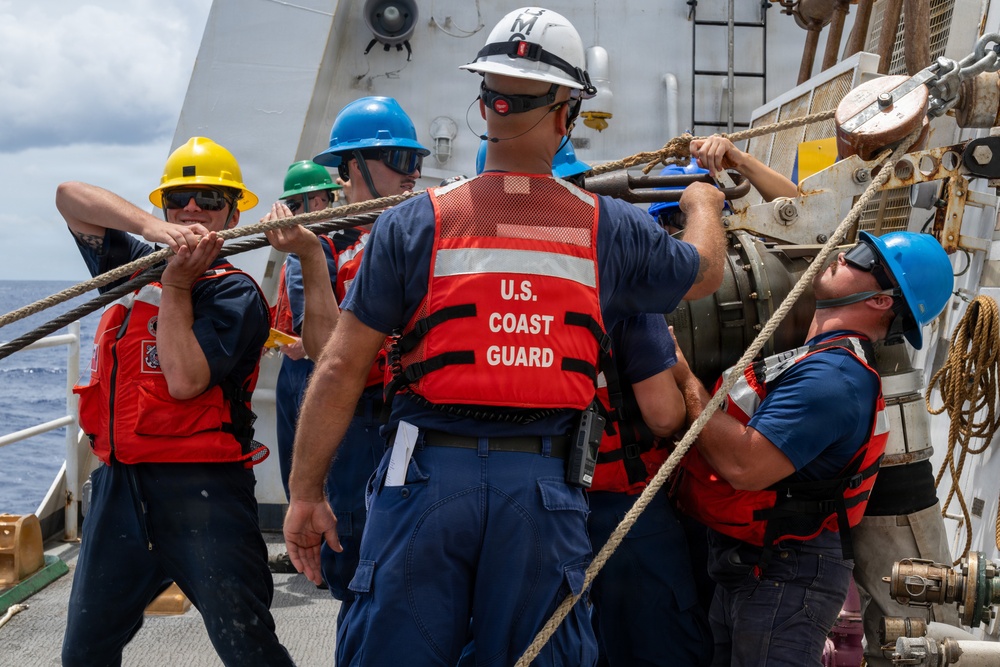 U.S. Coast Guard and New Zealand Royal Navy conduct a replenishment-at-sea during RIMPAC 2026