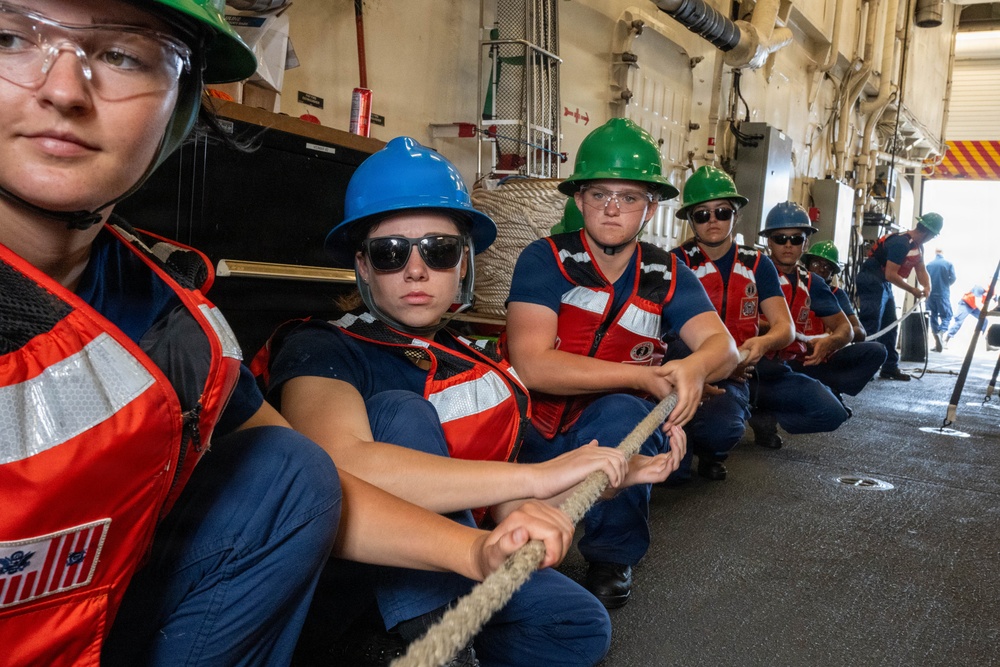 U.S. Coast Guard and New Zealand Royal Navy conduct a replenishment-at-sea during RIMPAC 2026
