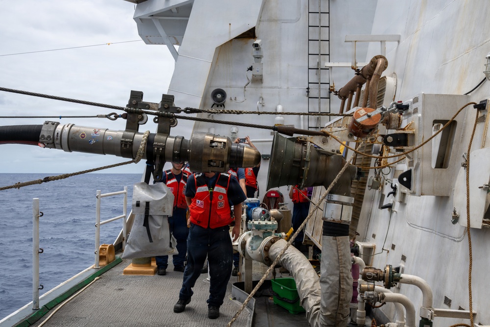 U.S. Coast Guard and New Zealand Royal Navy conduct a replenishment-at-sea during RIMPAC 2026