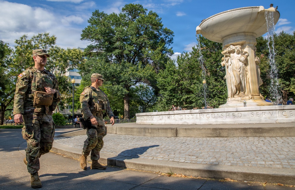 U.S. National Guardsmen Assigned to JTF-DC Presence Patrol