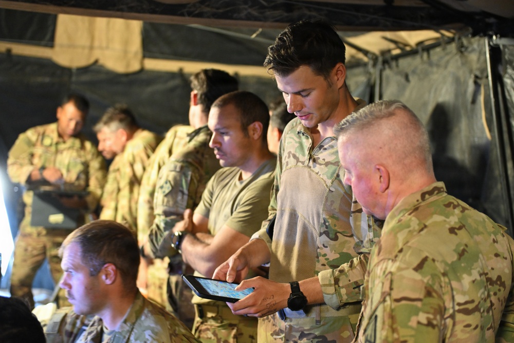 Lt. Gen. McCurry Visits 4th CAB at PC-C6