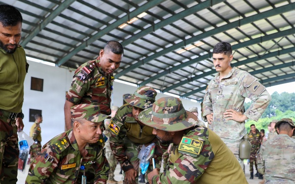 U.S., Bangladesh Soldiers Sharpen Combat Medical Skills