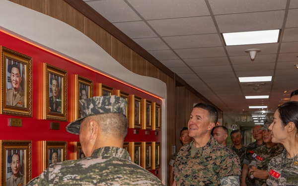 KMEP 26.2: III MEF General Visits Republic of Korea Marine Corps Headquarters