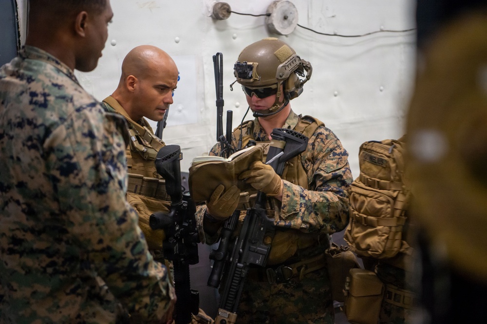 Marines depart USS Essex during RIMPAC 2026