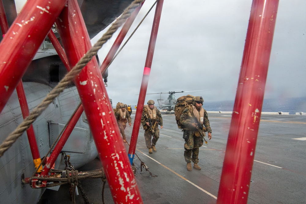 Marines depart USS Essex during RIMPAC 2026