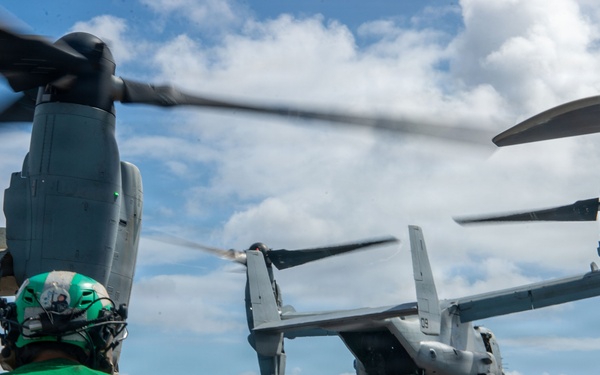 Marines depart USS Essex during RIMPAC 2026