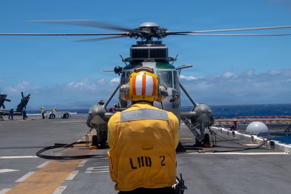 USS Essex conducts CASEVAC with Peruvians during RIMPAC 2026