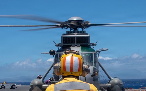 USS Essex conducts CASEVAC with Peruvians during RIMPAC 2026