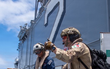 USS Essex conducts CASEVAC with Peruvians during RIMPAC 2026