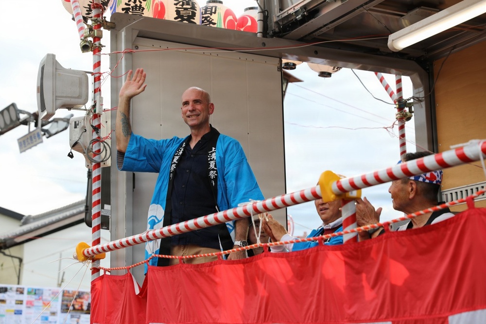 Carrying on tradition together: USAG Japan leadership joins local festival