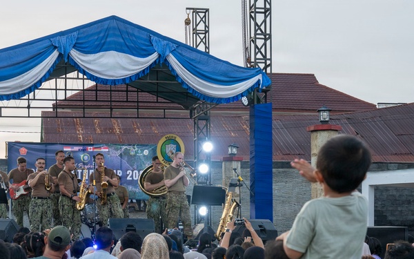 Pacific Partnership Band holds concert in Pandan, Indonesia