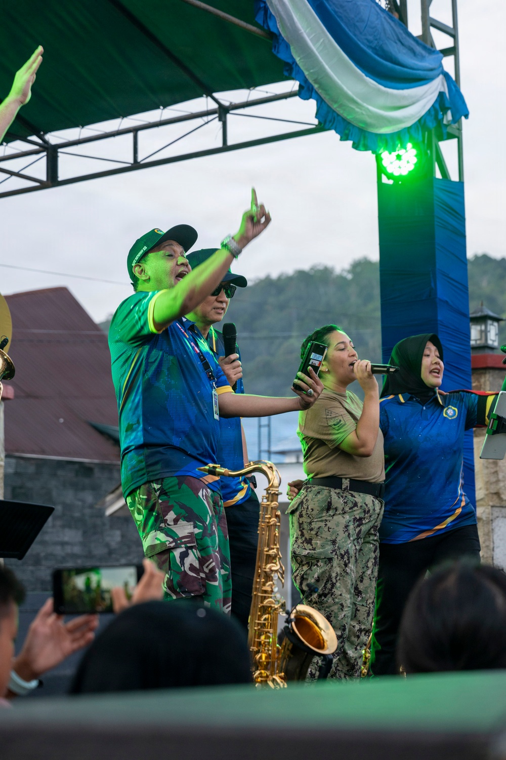 Pacific Partnership Band holds concert in Pandan, Indonesia