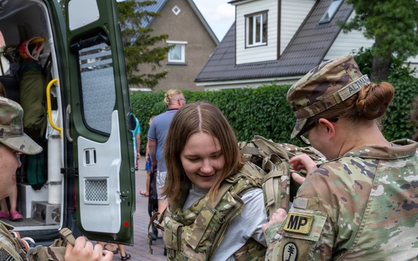 U.S. Army Soldiers participate in Võru Children’s Festival