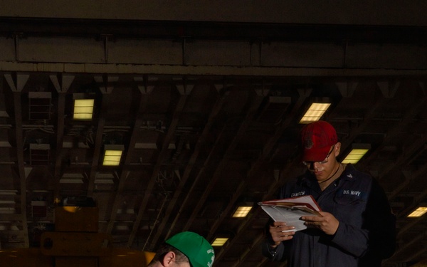 USS KEARSARGE CONDUCTS ROUTINE MAINTENANCE