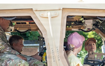 U.S. Army Soldiers participate in Võru Children’s Festival
