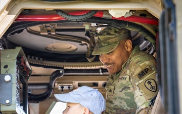 U.S. Army Soldiers participate in Võru Children’s Festival
