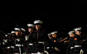 SMMC Ruiz Hosts Enlisted Evening Parade at Marine Barracks Washington
