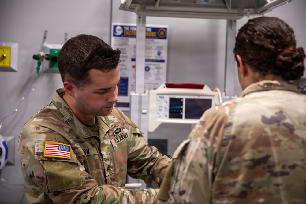 Mass Guard Flight Medics Train with Boston MedFlight