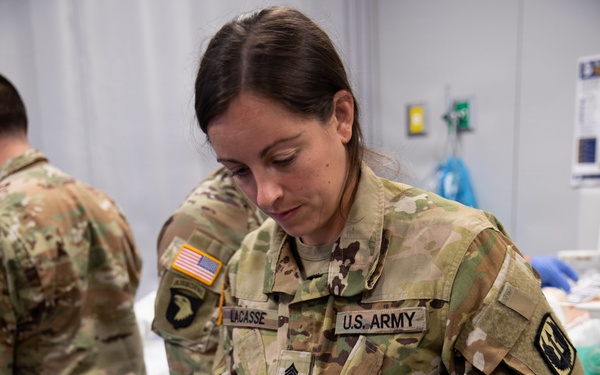 Mass Guard Flight Medics Train with Boston MedFlight
